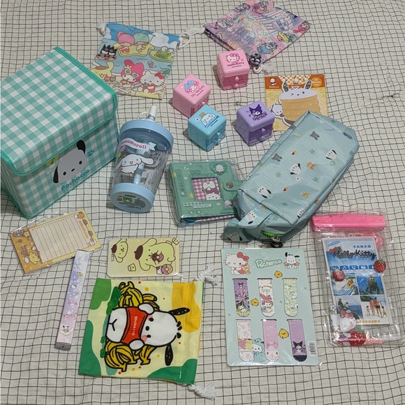 Sanrio Accessories - Sanrio Hello Kitty & Friends Bundle